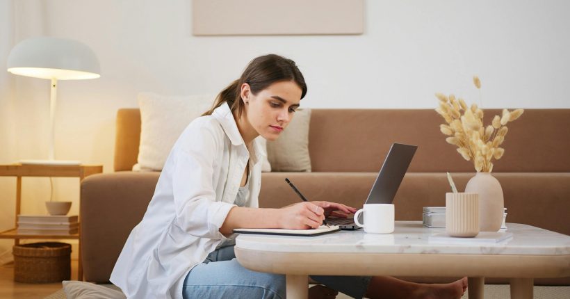 pexels-artempodrez-4492126